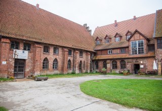 Klostergebäude mit Schänke // © Frank Burger Klostergebäude mit Schänke // © Frank Burger