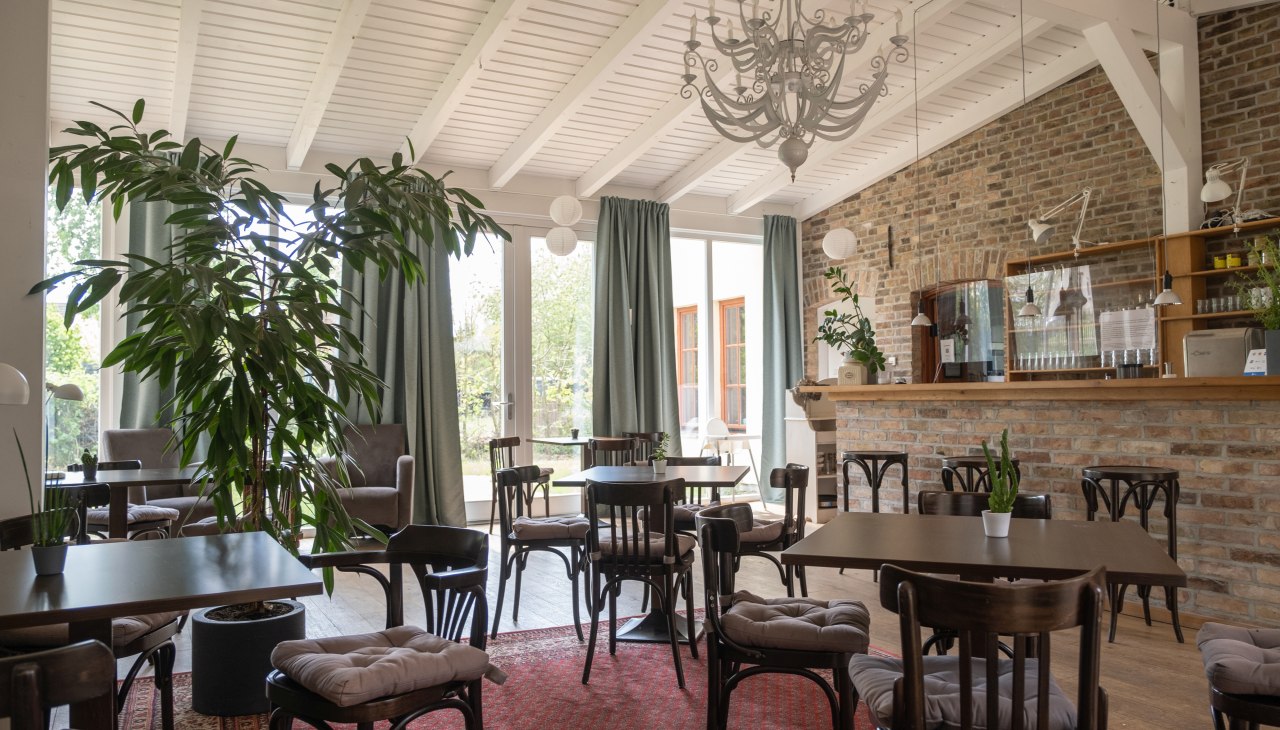 Aangename werksfeer in het Werkcaf&eacute;, &copy; Rittergut Damerow / Lars Sch&ouml;nherr Fotografie