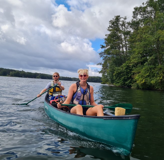 Als Kanuguide begleite ich Touren: Klassenfahrten, Urlaubstouren und Bildungszeit. // © Laura Grabach-Witte Als Kanuguide begleite ich Touren: Klassenfahrten, Urlaubstouren und Bildungszeit. // © Laura Grabach-Witte
