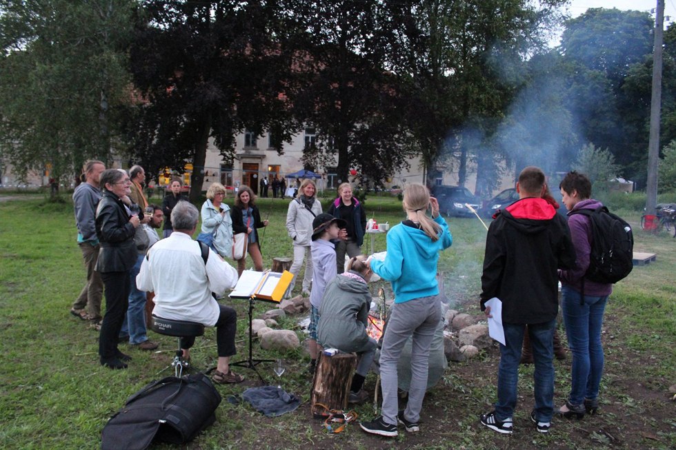 Traditionelles Johannesfeuer zur Mittsommerremise // © U. Jäpel Traditionelles Johannesfeuer zur Mittsommerremise // © U. Jäpel