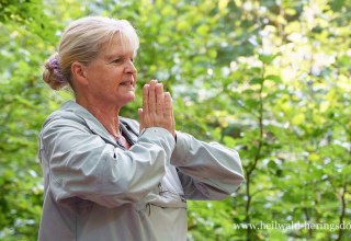 © Yoga-mit-Petra-im-Heilwald_large_16-9.jpg © Yoga-mit-Petra-im-Heilwald_large_16-9.jpg