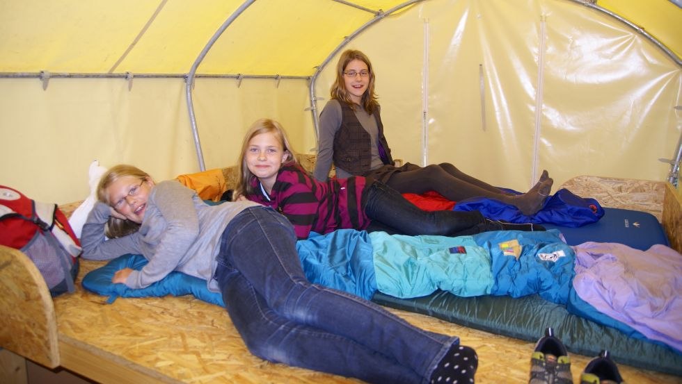 Urig - &Uuml;bernachten im Planwagen // &copy; Schaalsee-Camp/Krebs
