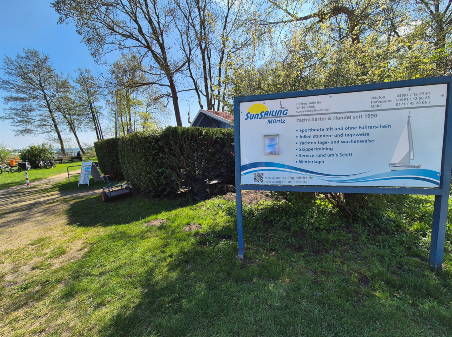 Sun Sailing, &copy; Gina Schulenberg