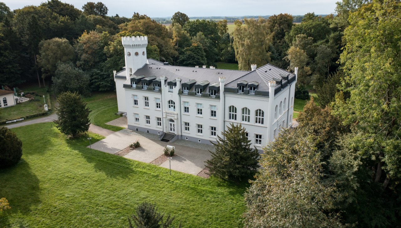 Au&szlig;enansicht Schloss Hohendorf, &copy; Schloss Hohendorf / Henry Stadthagen