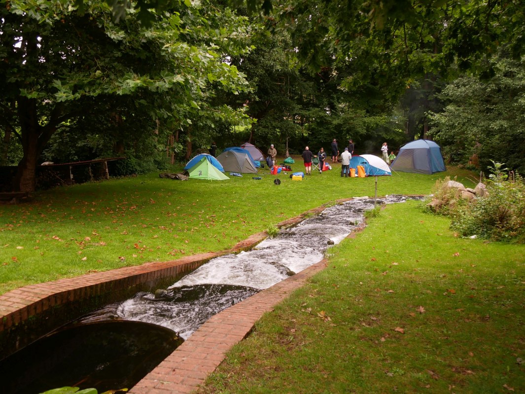 Zeltwiese im Kanucamp Borkow // © Kanucamp Borkow Zeltwiese im Kanucamp Borkow // © Kanucamp Borkow