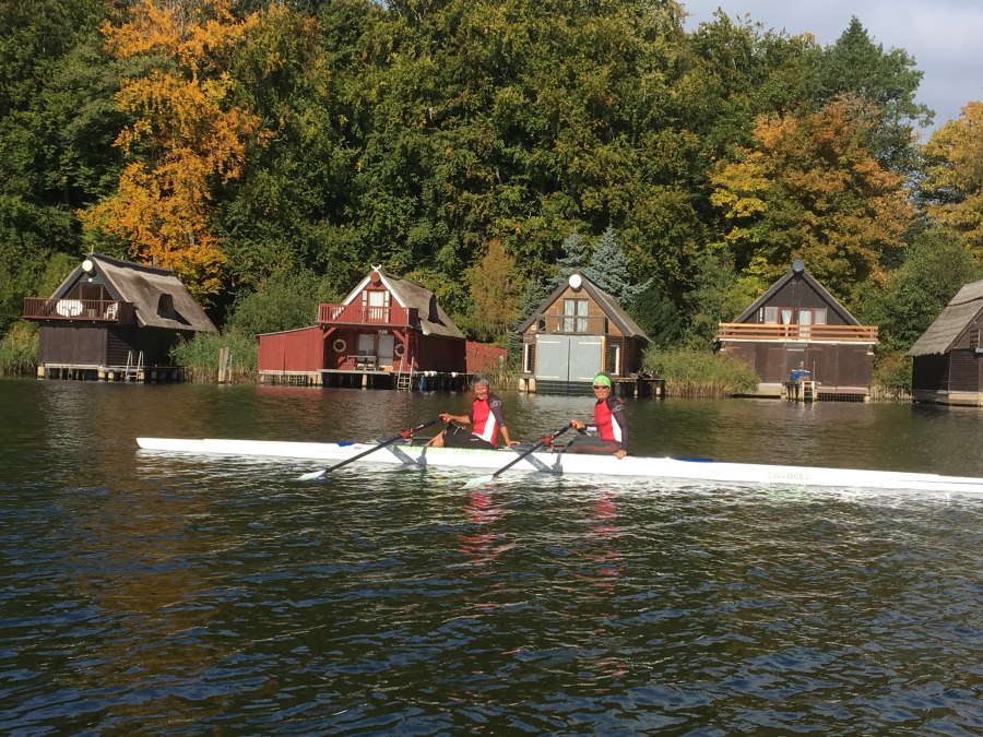 Pause im Petersdorfer See, © Ruderschule Seenplatte GbR Pause im Petersdorfer See, © Ruderschule Seenplatte GbR