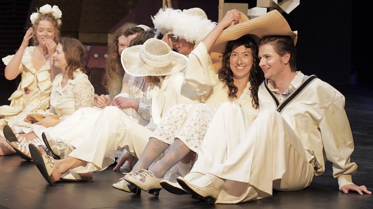 © Hannah Maidlin Holz © Hannah Maidlin Holz