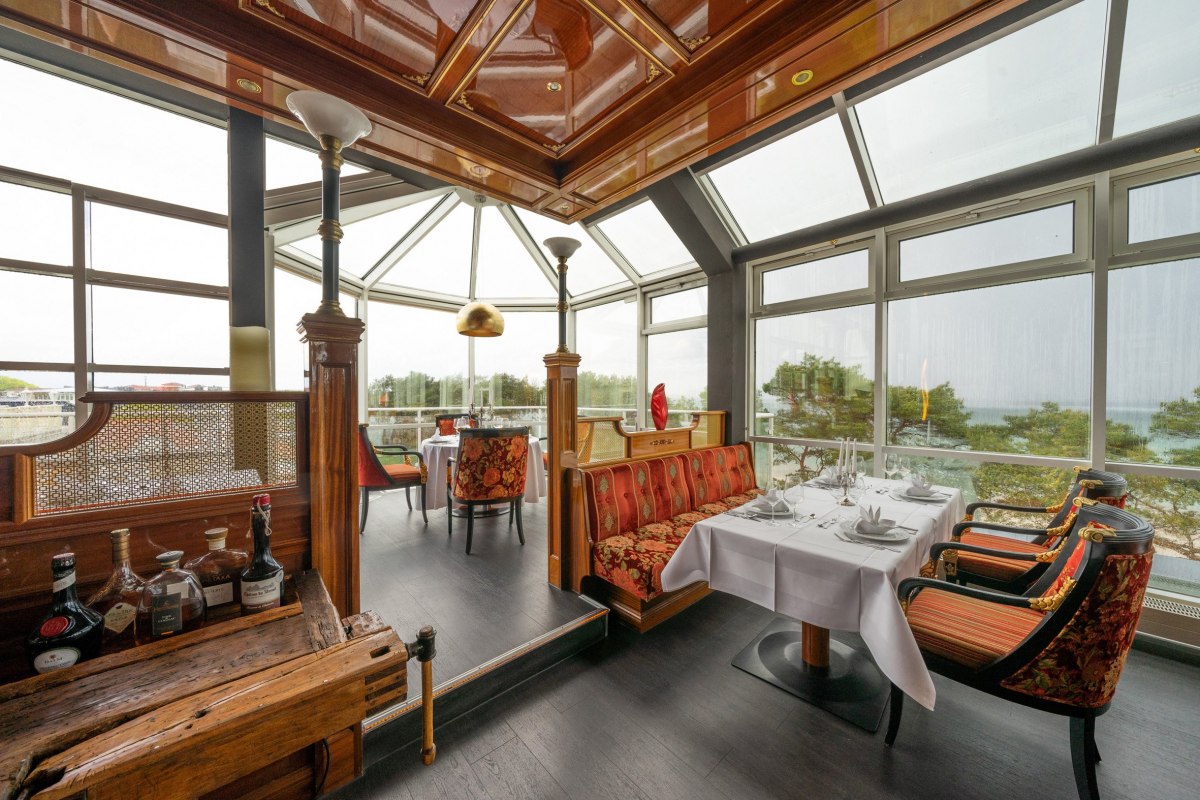 Genusswerkstatt Binz - Restaurant in der 5. Etage des Rugard Thermal Strandhotel // © Hotel Arkona Dr. Hutter eK Genusswerkstatt Binz - Restaurant in der 5. Etage des Rugard Thermal Strandhotel // © Hotel Arkona Dr. Hutter eK