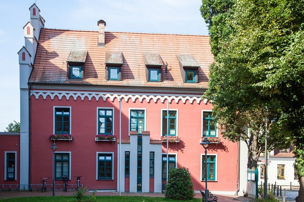Zijaanzicht van het stadhuis // &copy; Frank Burger