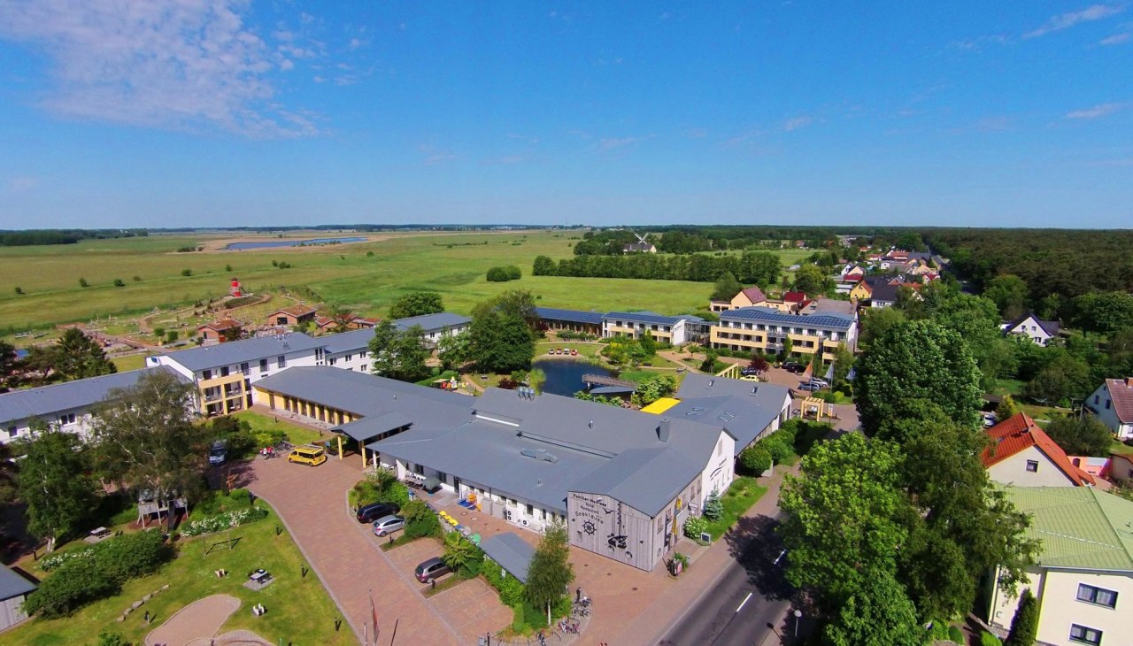 Luftaufnahme des Hotelareals, &copy; Familien Wellness Hotel Seeklause