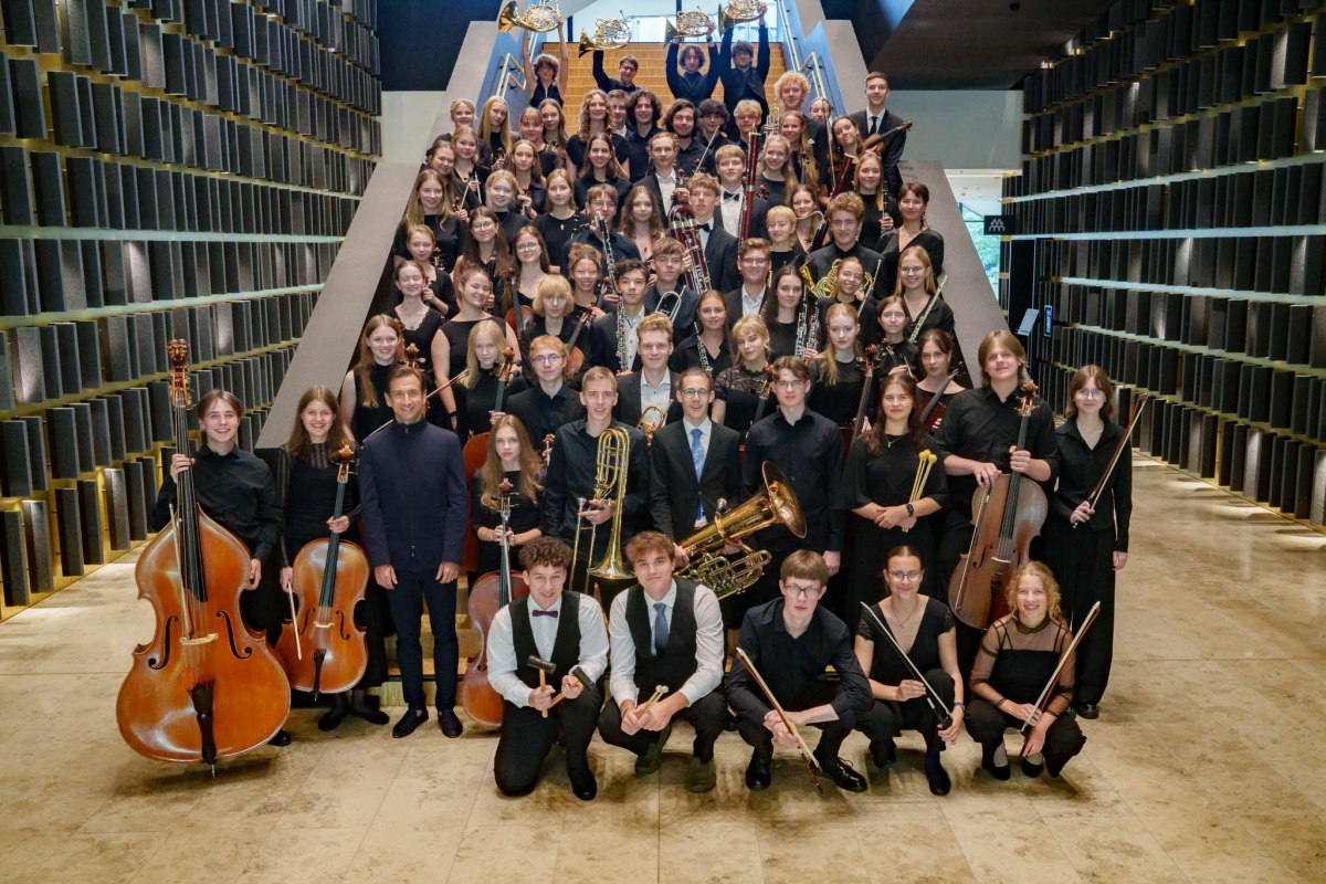 Gruppenbild des Young International Orchestra // © Rene Jakobson Gruppenbild des Young International Orchestra // © Rene Jakobson