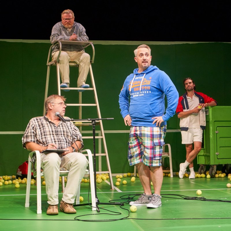 Szene aus „Extrawurst", © Oliver Fantitisch Szene aus „Extrawurst", © Oliver Fantitisch