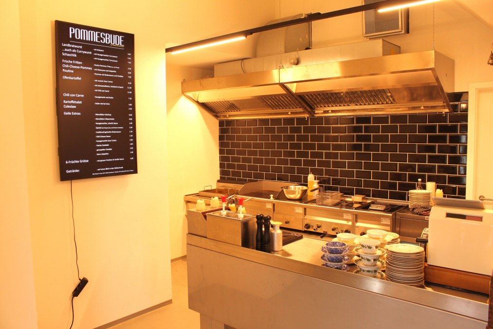 Unsere Pommesbude im alten Kruse Speicher, © pommes-bude.com