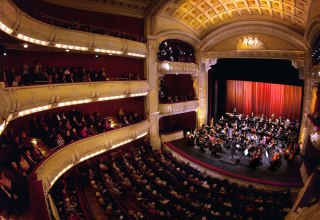 Zuschauerraum des Großen Hauses // © Silke Winkler Zuschauerraum des Großen Hauses // © Silke Winkler