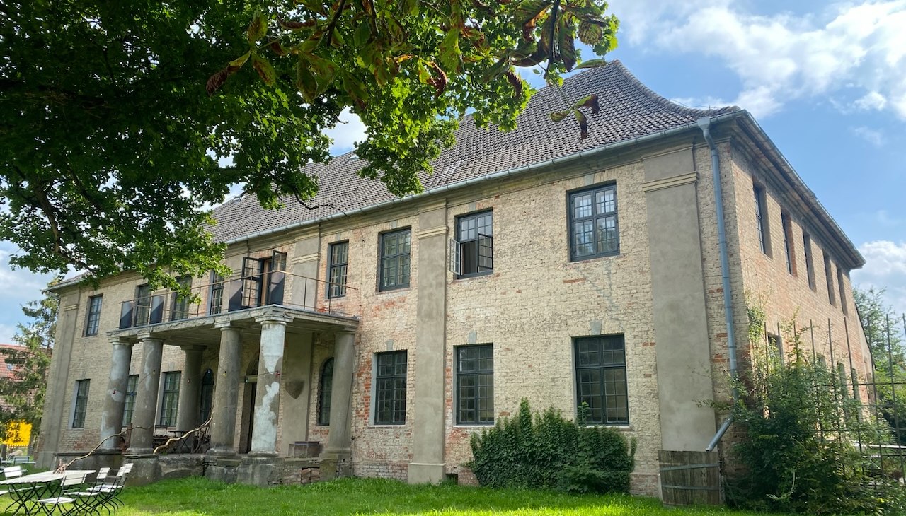 Buitenaanzicht van HerenHaus D&ouml;litz, &copy; RvdStarre