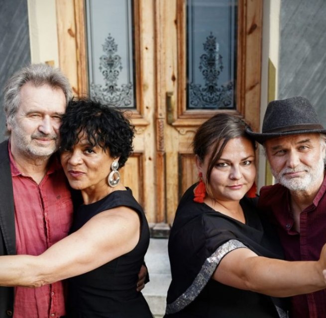 &copy; B&uuml;hne Blechwerk