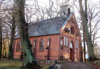 Protestantse kerk aan de Paulsh&ouml;he in Boltenhagen // &copy; Kirchengemeinde Kl&uuml;tz-Boltenhagen