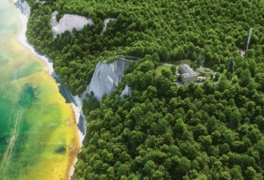 Nachhaltiges Naturerlebnis im Nationalpark-Zentrum K&Ouml;NIGSSTUHL. Voraussichtlich ab 2022 mit schwebender und barrierefreier Plattform. // &copy; NZK-DOMUSImages/A.Rudolph