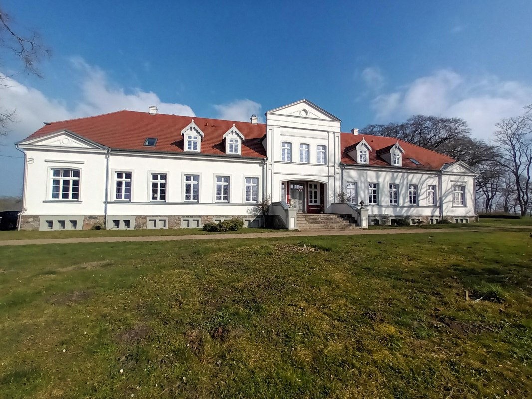 Gutshaus am Penzliner See // &copy; Janssen