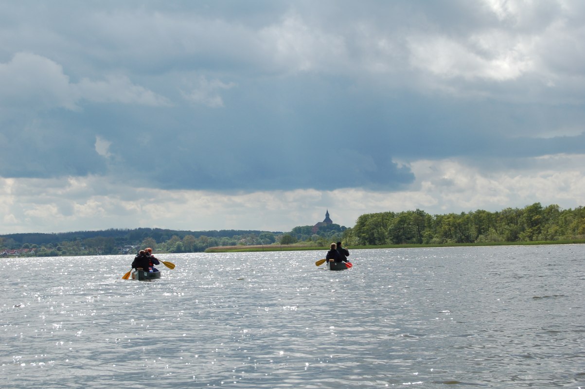Kanus auf dem Sternberger See // &copy; Naturpark Sternberger Seenland