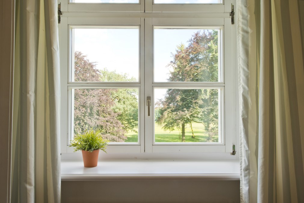 Blick aus dem Fenster im Appartement Ermland Blick im Schloss Retzow, &copy; DOMUSImages