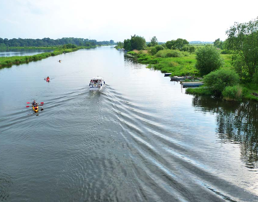 Biberfloss auf der Peene, © Biberfloss