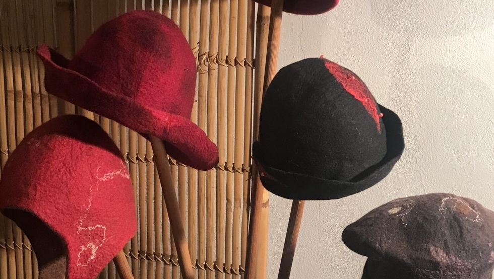 H&uuml;te und Kappen aus Filz, &copy; Martina Wei&szlig;
