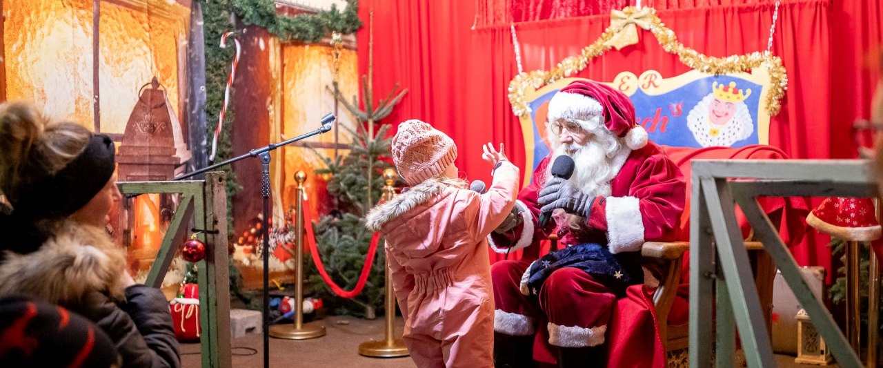 Elke woensdag, vrijdag, zaterdag en zondag nodigt de kerstman iedereen uit voor het spreekuur van de kerstman. // © André Gschweng Elke woensdag, vrijdag, zaterdag en zondag nodigt de kerstman iedereen uit voor het spreekuur van de kerstman. // © André Gschweng