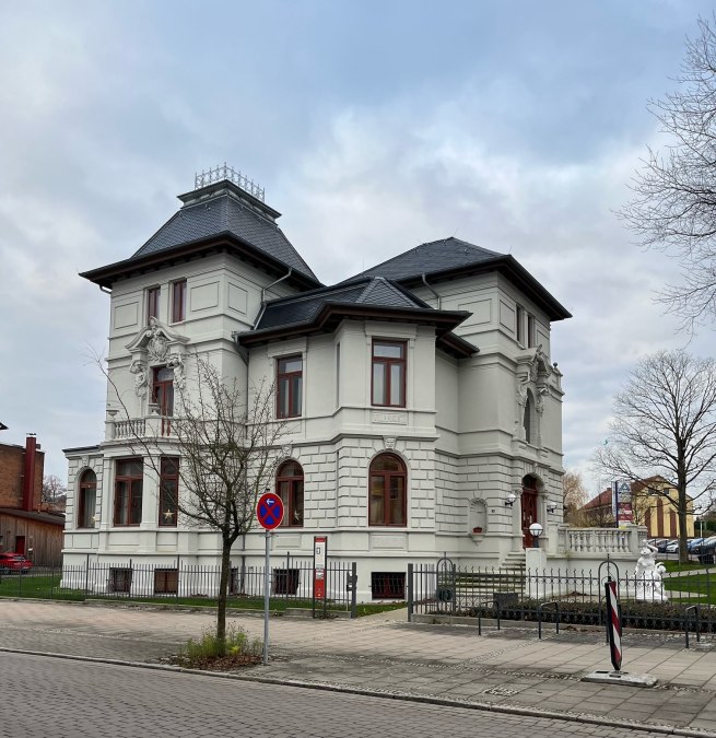 Seitenansicht Villa Auguste, © Tourist-Information Malchow Seitenansicht Villa Auguste, © Tourist-Information Malchow