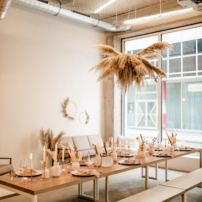 Co-Working Caf&eacute; tisch, &copy; Co-Working Caf&eacute; tisch