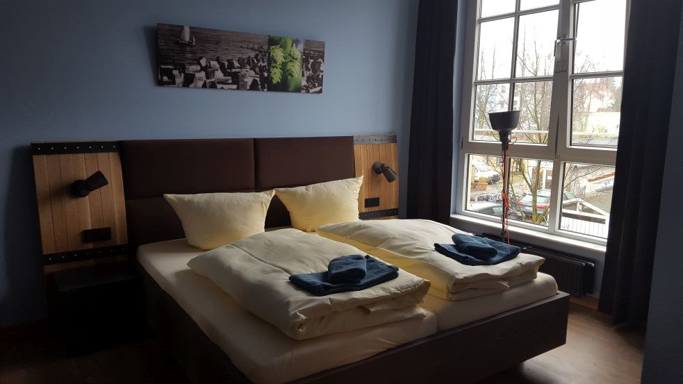 Zimmeransicht im Ostsee-Brauhaus Hotel // &copy; Ostsee-Brauhaus AG Hotel