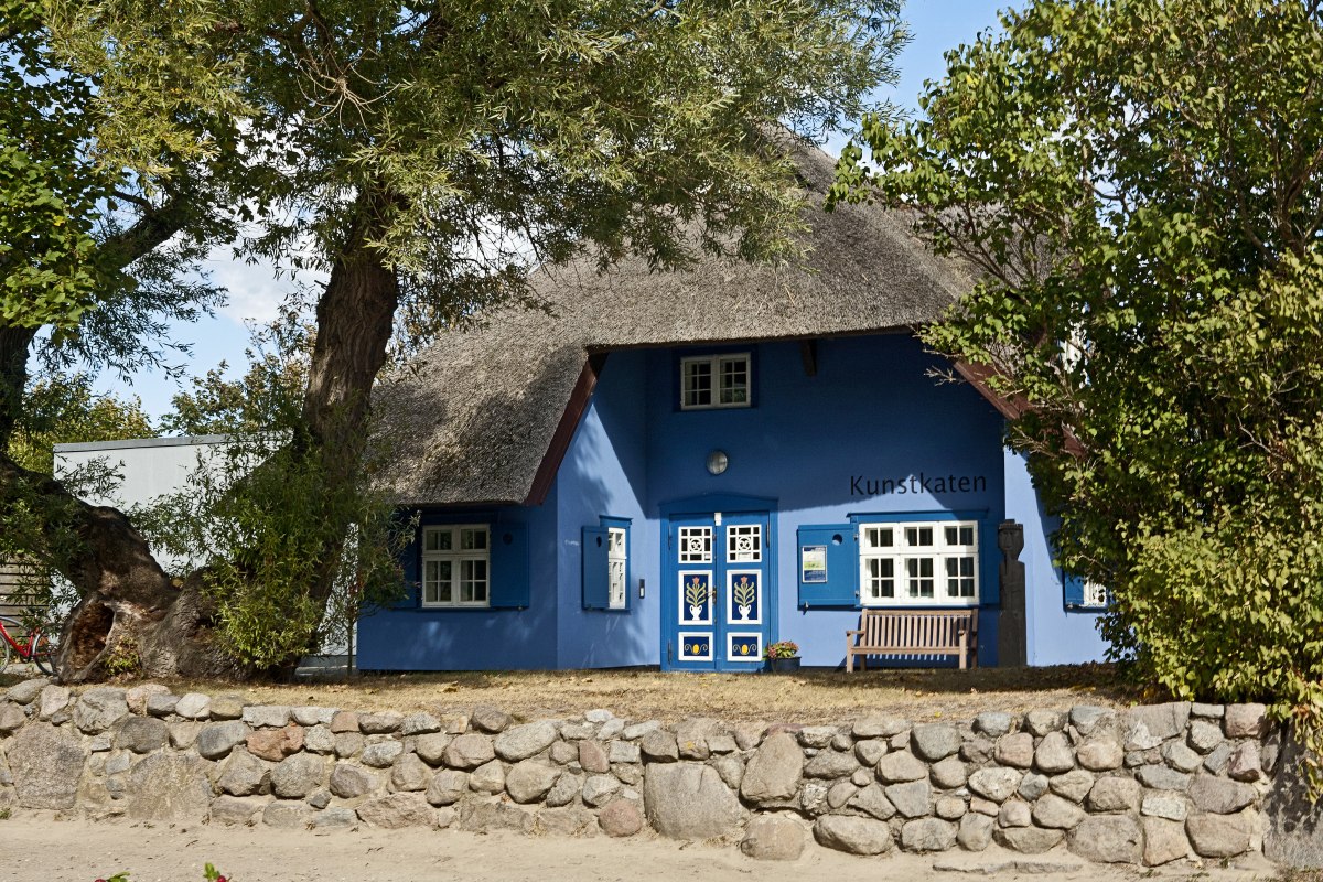 Galerie- und Veranstaltungshaus der Kurverwaltung Ahrenshoop // &copy; Kurverwaltung Ahrenshoop/voigt & kranz UG, Prerow