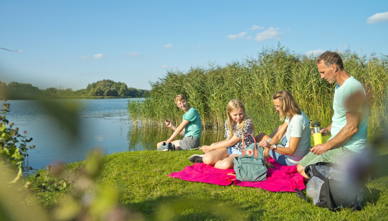 Picknick auf der Burgwallinsel, © Christin Drühl Picknick auf der Burgwallinsel, © Christin Drühl