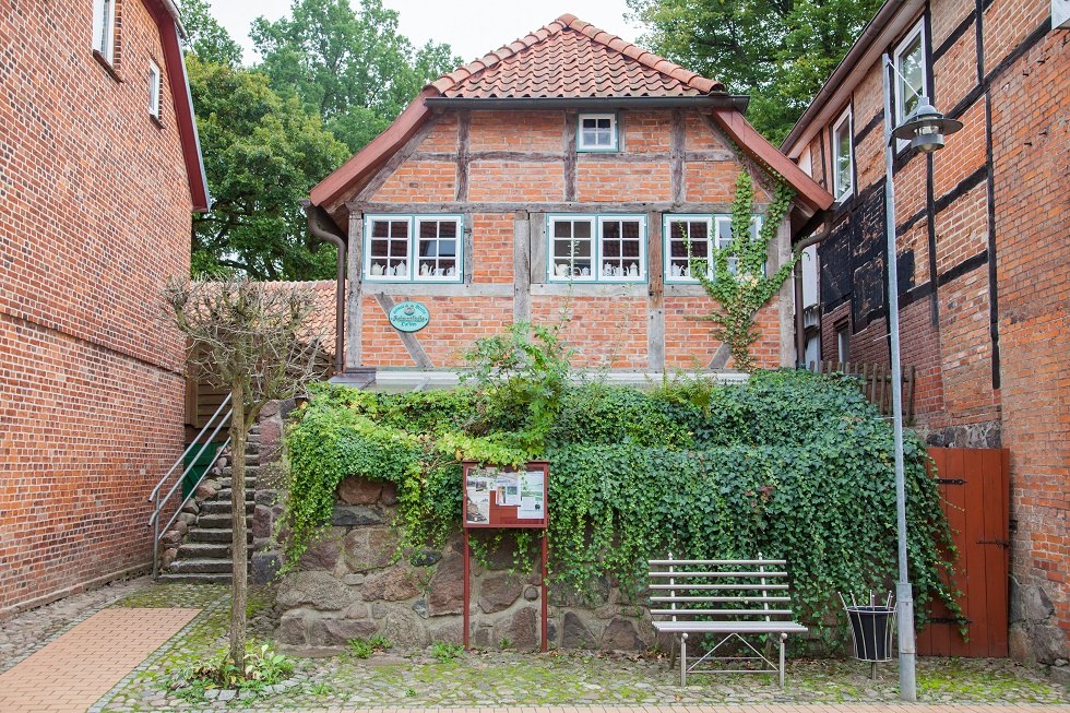 Der Innenhof auf der zur Stra&szlig;e abgewandten Seite. // &copy; Frank Burger