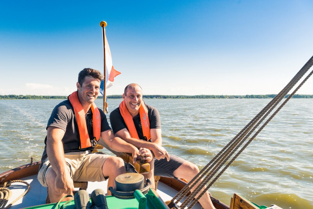 Die Crew der Twee Gebroeders lädt zu Kulinarik unter Segeln ein, © TMV/ Süß
