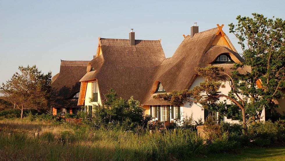 Ferienwohnungen und Dünenhäuser mit allen Annehmlichkeiten des Strandhotels Dünenmeer // © Strandhotel Dünenmeer Ferienwohnungen und Dünenhäuser mit allen Annehmlichkeiten des Strandhotels Dünenmeer // © Strandhotel Dünenmeer