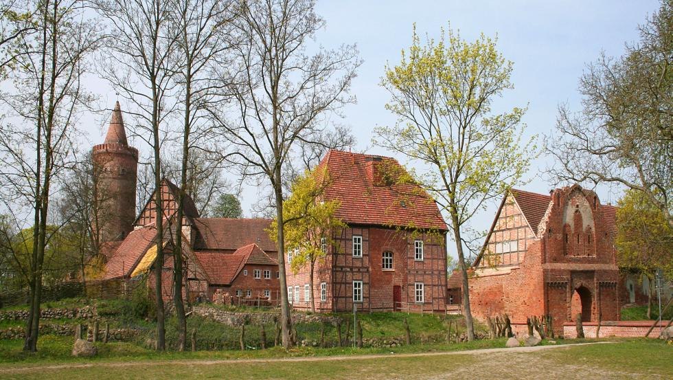 &copy; Burg Stargard