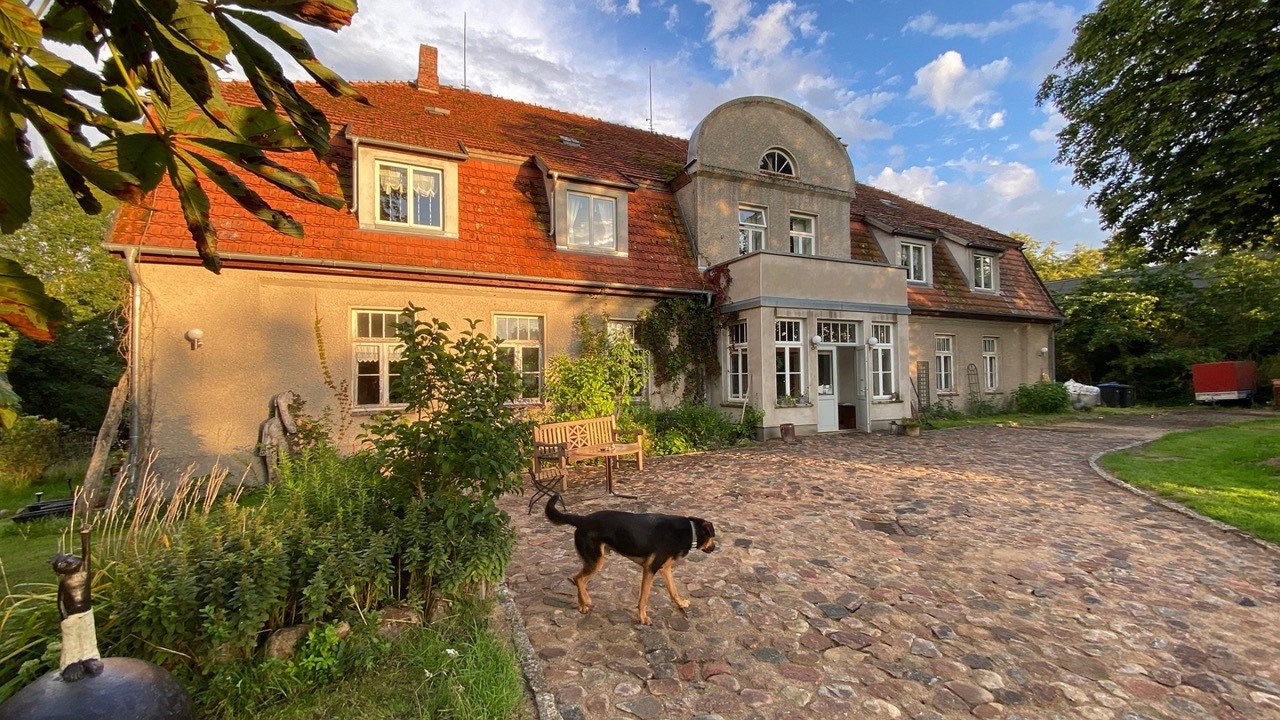 Welkom in het Woserin Manor House // &copy; Gutshaus Woserin / Sabine Puschmann