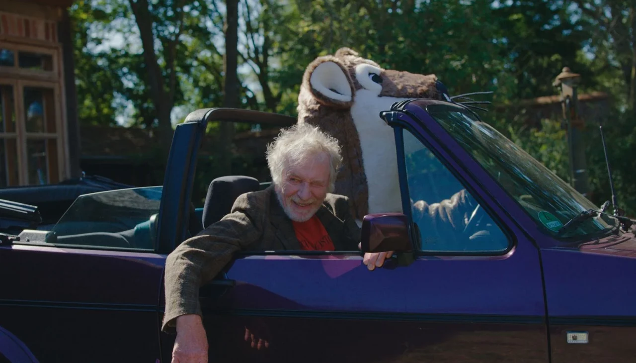 Rote Sterne &uuml;berm Feld, &copy; farbfilm verleih