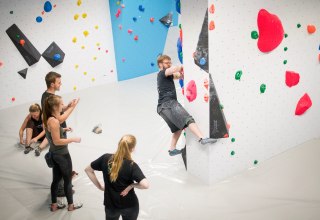 Tolle Routen, viel Freude, klasse Stimmung – eine Halle voller neuer Freunde. // © Felshelden Tolle Routen, viel Freude, klasse Stimmung – eine Halle voller neuer Freunde. // © Felshelden