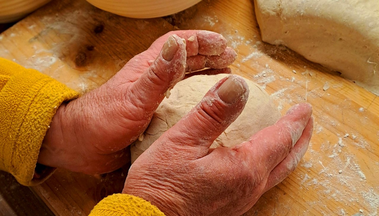 Teigkneten, © Regine Henneken Teigkneten, © Regine Henneken