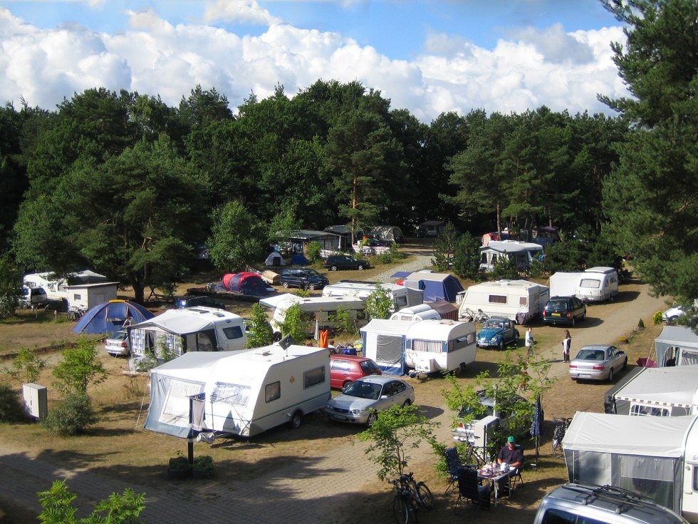 Blick auf den Campingplatz // &copy; Campingplatz Am Sandfeld