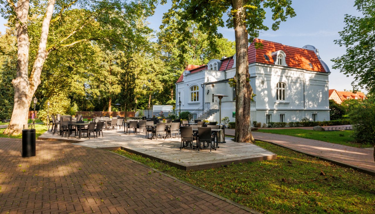 Restaurant-Terrasse Jagdschlösschen Schwartow, © Jagdschlösschen Schwartow / Jan Haeselich Restaurant-Terrasse Jagdschlösschen Schwartow, © Jagdschlösschen Schwartow / Jan Haeselich