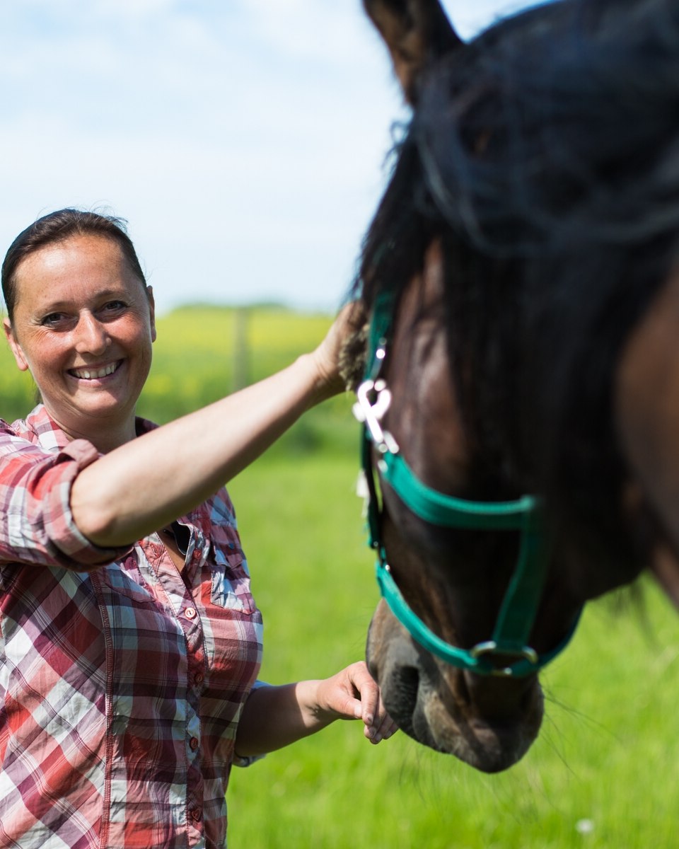 Tiergest&uuml;tzte Therapie hilft bei Depressionen // &copy; Heike R&ouml;ssing Fotografie