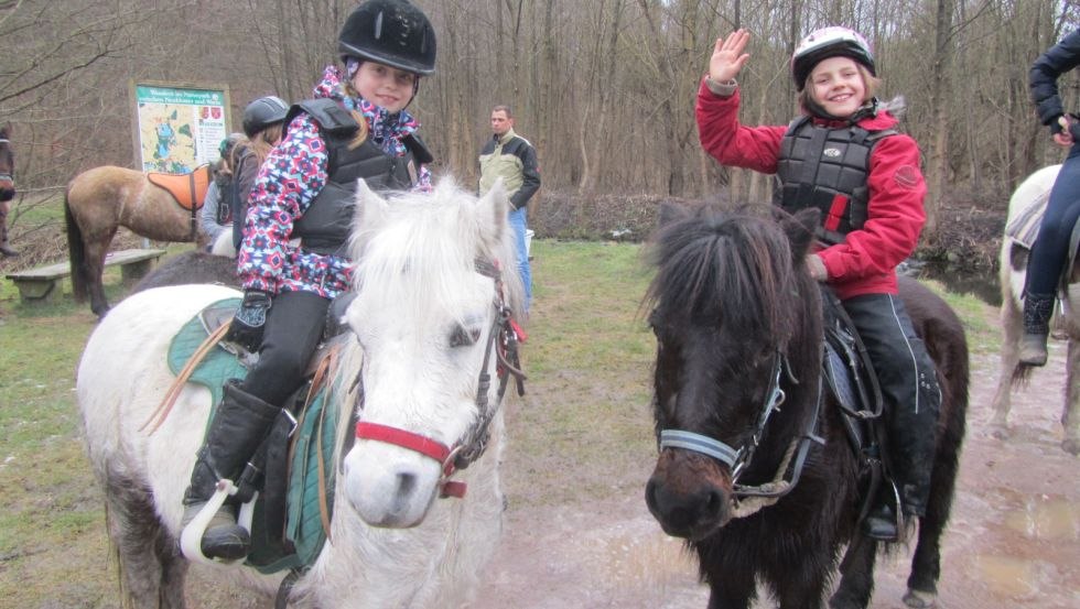 Er wordt veel gelachen bij de Stameuß Rij- en Menclub - paardrijden is leuk // © Reit- und Fahrverein Strameuß Er wordt veel gelachen bij de Stameuß Rij- en Menclub - paardrijden is leuk // © Reit- und Fahrverein Strameuß