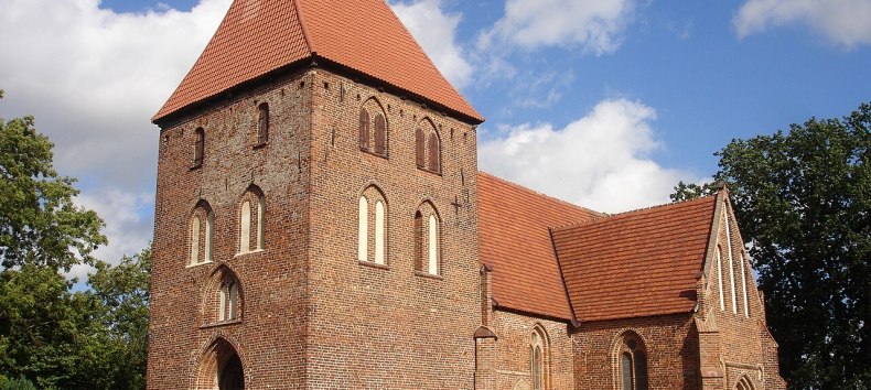 Kirche in Gro&szlig; Eichsen // &copy; adfc-Schwerin