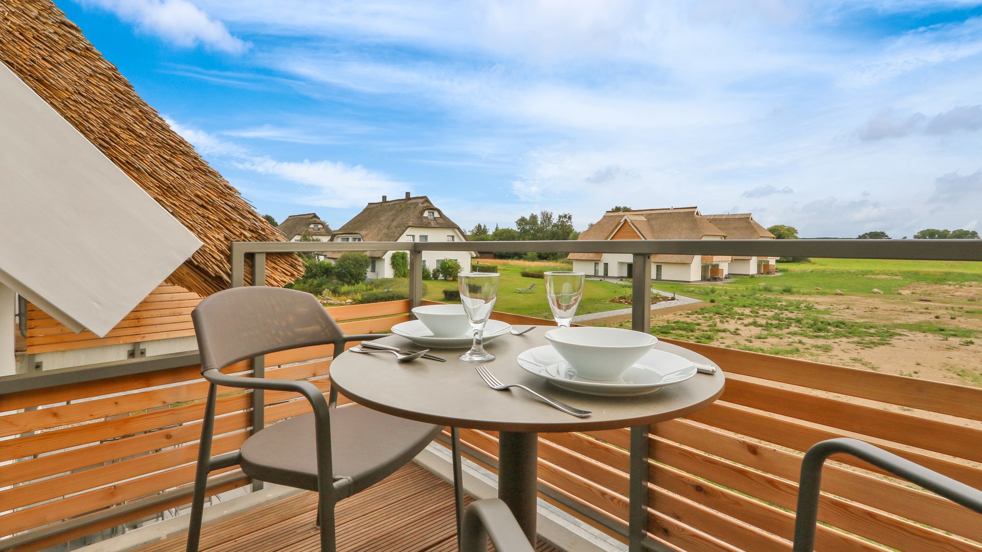 Met uitzicht op de andere vakantiehuizen, &copy; NOVASOL