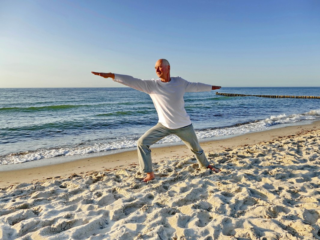 1,5 Stunden Achtsamkeit, Atmung und sanfte Yoga-Asanas., &copy; Ralf Kr&auml;mer
