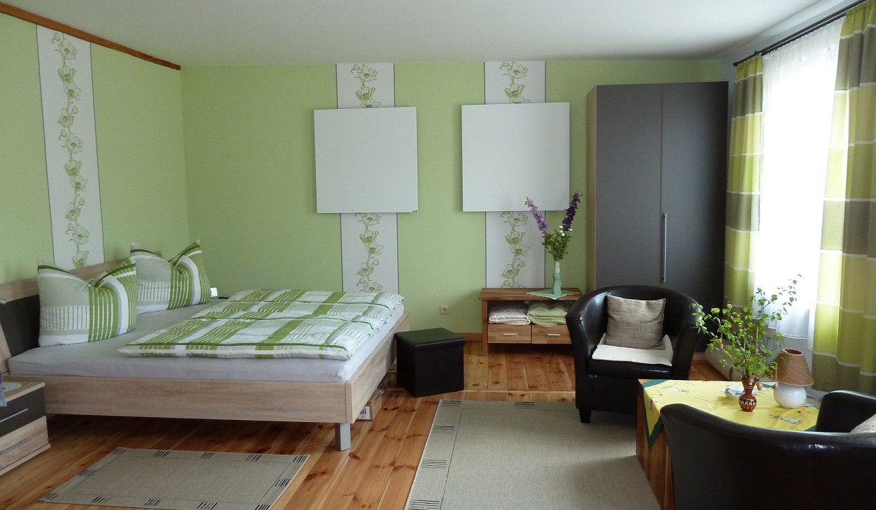 Wohn-Schlafraum Ferienwohnung 1, © Weigt Wohn-Schlafraum Ferienwohnung 1, © Weigt