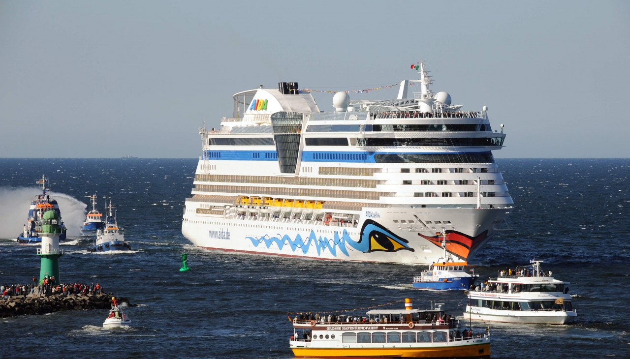 Kreuzfahrtschiffe in Warnem&uuml;nde, &copy; Joachim Kloock